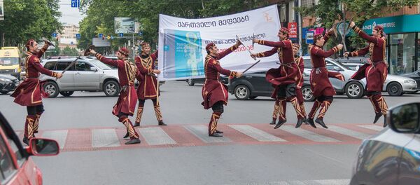 ქართველი მოცეკვავეები „ზებრაზე“ ქართველი მოცეკვავეები „ზებრაზე“ - Sputnik საქართველო