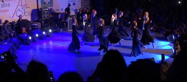 Национальный балет Сухишвили в рамках фестиваля грузинского искусства Art Gene показал новый номер Трансформация - Sputnik Грузия