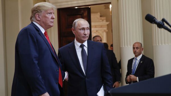 16 июля 2018. Президент РФ Владимир Путин и президент США Дональд Трамп, архивное фото - Sputnik Грузия