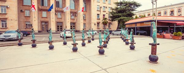 Мэрия на главной площади города Рустави - Sputnik Грузия