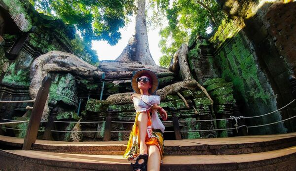 სალი ჯანელიძის თვალით დანახული მსოფლიო და კამბოჯაში ტანჯვად ქცეული მოგზაურობა სალი ჯანელიძის თვალით დანახული მსოფლიო და კამბოჯაში ტანჯვად ქცეული მოგზაურობა - Sputnik საქართველო