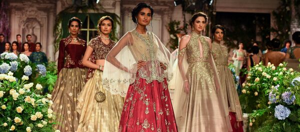 მაღალი მოდის ჩვენება ნიუ-დელიში 25-29 ივლისს გაიმართა მაღალი მოდის ჩვენება ნიუ-დელიში 25-29 ივლისს გაიმართა - Sputnik საქართველო