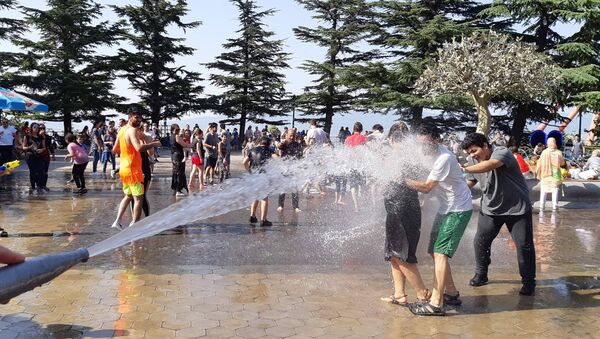 Водный фестиваль в парке Мтацминда - Sputnik Грузия
