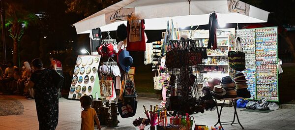 სუვენირების დახლი ბათუმის ბულვარში - Sputnik საქართველო