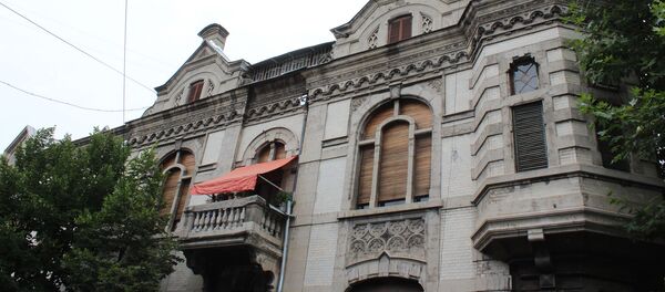 Особняк мирового судьи Маркоса Долуханова на перекрестке улицы Лермонтова и Кикодзе - Sputnik Грузия
