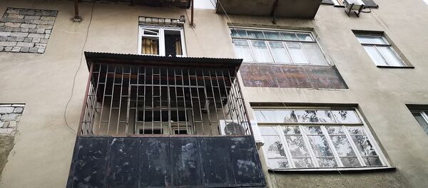 Старая хрущевка в центральном районе столицы Грузии - Sputnik Грузия