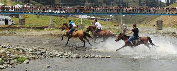 ტრადიციული დოღი ბახმაროში ტრადიციული დოღი ბახმაროში - Sputnik საქართველო