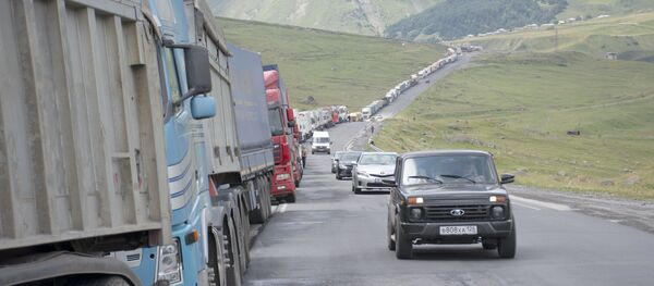 Пробка по дороге к ТПП Казбеги - Верхний Ларс - Sputnik Грузия