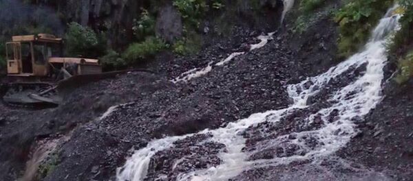 გაწმენდითი სამუშაოები ფშაველი-აბანო-ომალოს გზაზე - Sputnik საქართველო