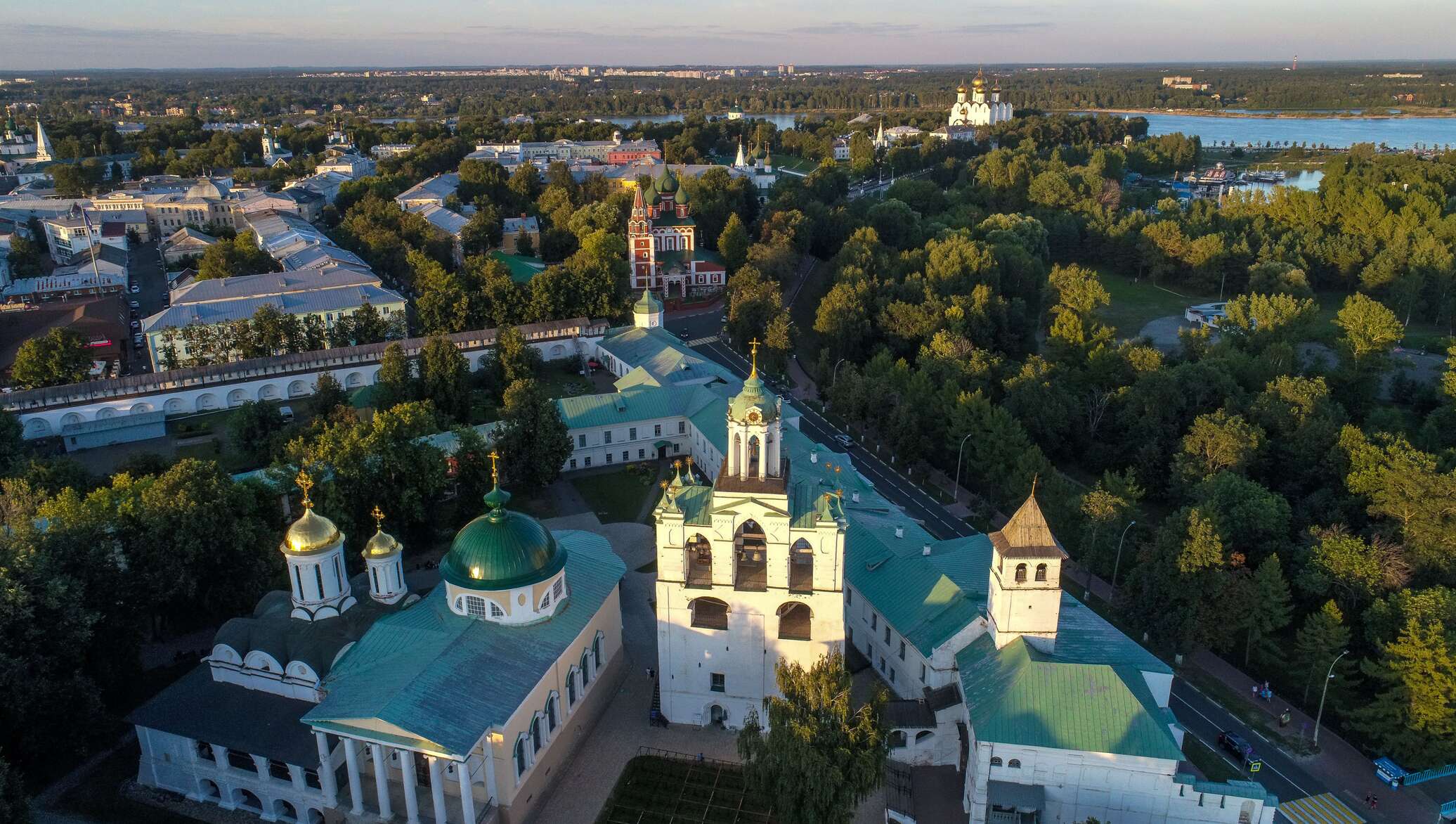 Ярославль на неделю. Спасо-Преображенский монастырь Ярославль. Спасо-Преображенский монастырь (Рославль). Старо-Преображенский монастырь Ярославль. Ярославль Спасо-Преображенский монастырь Ярославль.