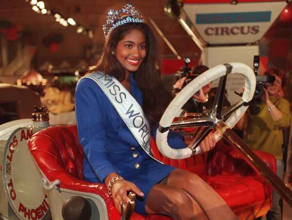 Мисс мира 1993 года, 18-летняя жительница Ямайки Лиза Ханна - Sputnik Грузия