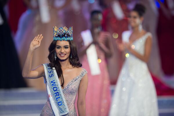 Представительница Индии Мануши Чхиллар, завоевавшая титул Мисс Мира-2017. В прошлом году этот конкурс состоялся в 67-й раз - Sputnik Грузия