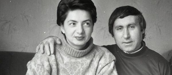 გოდერძი ჩოხელი და მისი მეუღლე ნინო მელაშვილი გოდერძი ჩოხელი და მისი მეუღლე ნინო მელაშვილი - Sputnik საქართველო