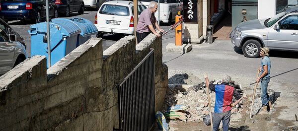 Рабочие на стройке - Sputnik Грузия