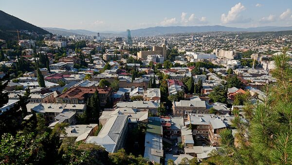 Город Тбилиси со смотровой площадки на аллее Сололаки - Sputnik Грузия