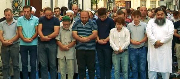 В курортном городе Батуми мусульмане отметили праздник Курбан-Байрам - Sputnik Грузия