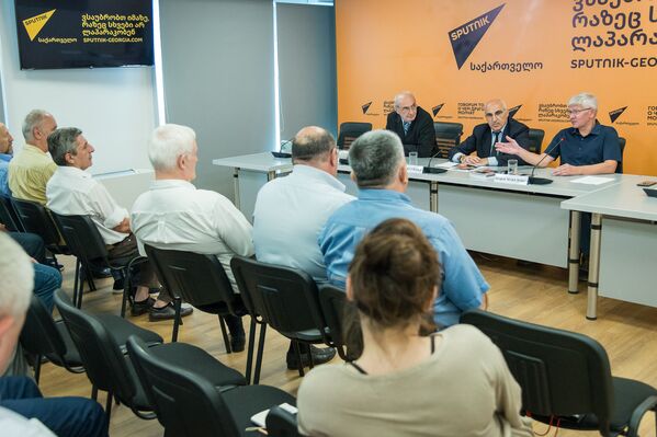 Пресс-конференция, посвященная изданию новой книги о Евгение Примакове, состоялась в мультимедийном пресс-центре Sputnik Грузия в Тбилиси - Sputnik Грузия