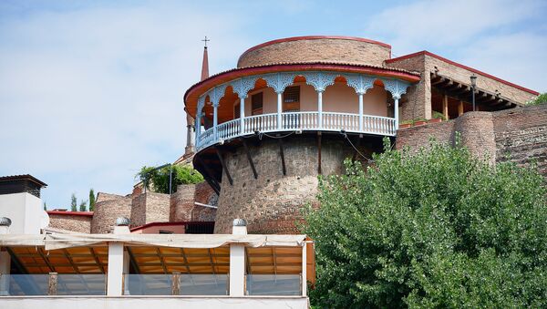 Дворец царицы Дареджан и женский монастырь в старом Тбилиси - Sputnik Грузия