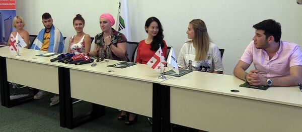 Фестиваль Найти звезду шелкового пути собрал представителей 14 стран - Sputnik Грузия