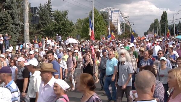 Массовые протесты в центре Кишинева: кадры антиправительственной акции - Sputnik Грузия