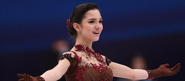 Российская фигурстка Евгения Медведева выступает в произвольной программе женского одиночного катания на чемпионате Европы по фигурному катанию в Москве - Sputnik Грузия