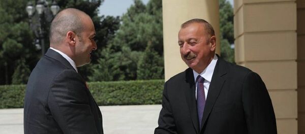 Премьер Грузии Мамука Бахтадзе и президент Азербайджана Ильхам Алиев - Sputnik Грузия