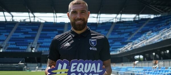 Вице-капитан сборной Грузии по футболу Гурам Кашия стал первым обладателем награды УЕФА Equal Game - Sputnik Грузия