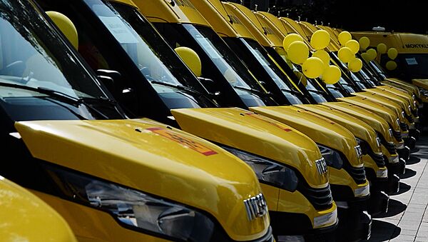 В Литве школам передали новые желтые микроавтобусы - Sputnik Грузия