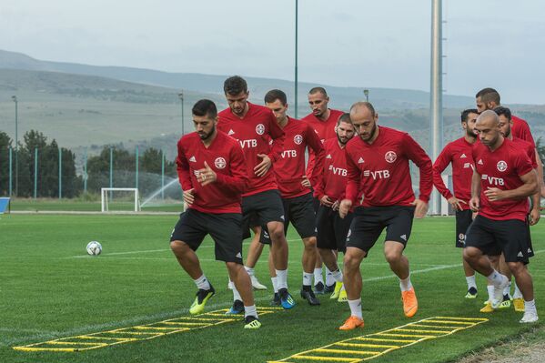 Действительно, от настроя футболистов во время предстоящей встречи с командой Казахстана многое зависит - Sputnik Грузия