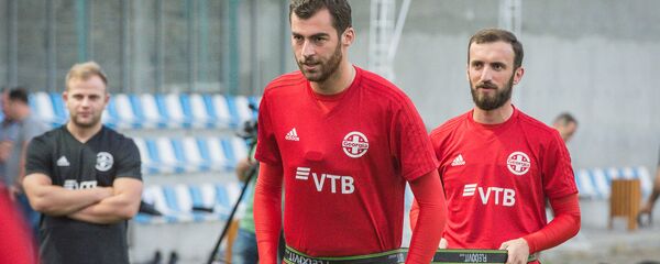 Игроки сборной Грузии по футболу Саба Кверквелия и Ника Квеквескири - Sputnik Грузия