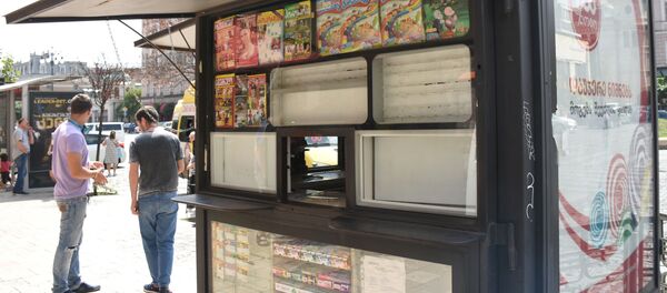 მაღაზიების ვიტრინები, სადაც ადრე სიგარეტი იყიდებოდა მაღაზიების ვიტრინები, სადაც ადრე სიგარეტი იყიდებოდა - Sputnik საქართველო