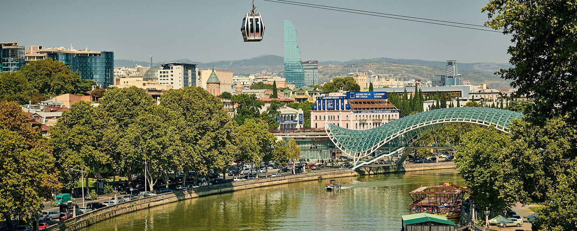 Вид на город Тбилиси - канатная дорога и набережная Куры - Sputnik Грузия, 1920, 18.10.2018