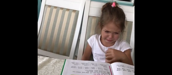 Хочу замуж, а не книжки читать: беседа первоклашки с мамой покорила Сеть - Sputnik Грузия