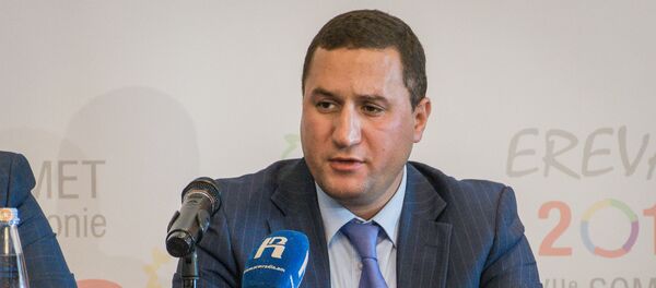 Пресс-спикер МИД Армении Тигран Балаян - Sputnik Грузия