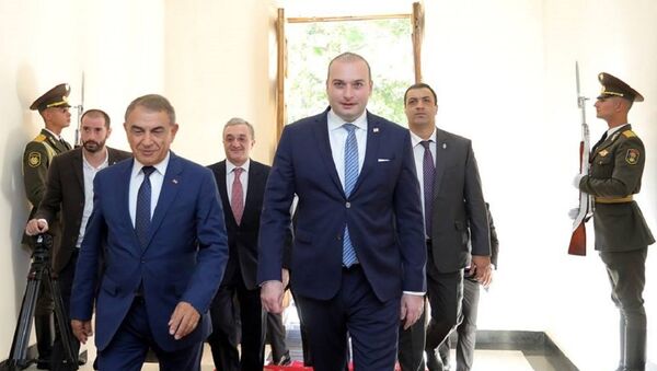 Премьер Грузии Мамука Бахтадзе и глава парламента Армении Ара Баблоян - Sputnik Грузия