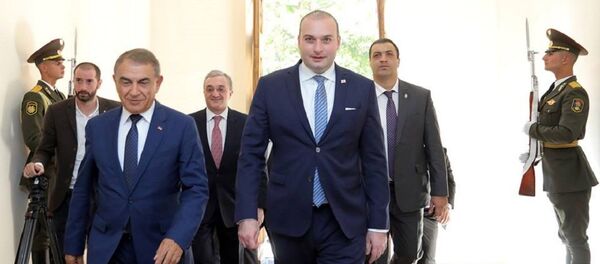 საქართველოს პრემიერ-მინისტრი მამუკა ბახტაძე და სომხეთის პარლამენტის თავმჯდომარე არა ბაბლოიანი საქართველოს პრემიერ-მინისტრი მამუკა ბახტაძე და სომხეთის პარლამენტის თავმჯდომარე არა ბაბლოიანი - Sputnik საქართველო