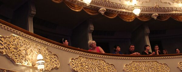 ზ. ფალიაშვილის სახელობის ოპერისა და ბალეტის სახელმწიფო თეატრის დიდი დარბაზი ზ. ფალიაშვილის სახელობის ოპერისა და ბალეტის სახელმწიფო თეატრის დიდი დარბაზი - Sputnik საქართველო