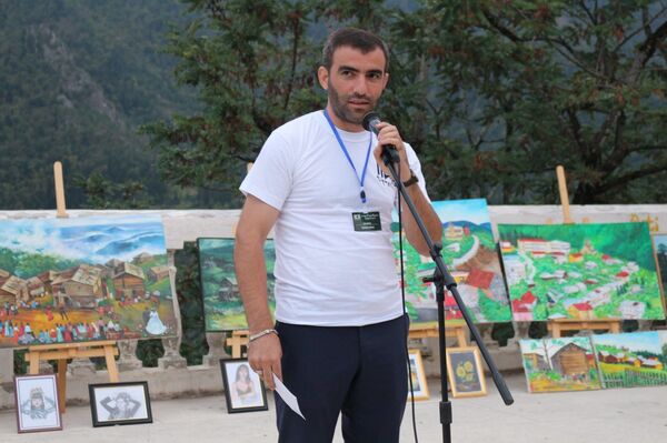 ერთ ახალ წელს ვასო გოძიაშვილის ოჯახში და დიდობაში გაგზავნილი წერილი თოვლის ბაბუას ერთ ახალ წელს ვასო გოძიაშვილის ოჯახში და დიდობაში გაგზავნილი წერილი თოვლის ბაბუას - Sputnik საქართველო