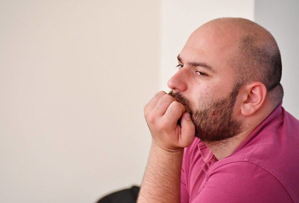 ლექსის გამო აწეული წნევა და მეხსიერების რადიოში მოსმენილი ბავშვობის ხმები ლექსის გამო აწეული წნევა და მეხსიერების რადიოში მოსმენილი ბავშვობის ხმები - Sputnik საქართველო