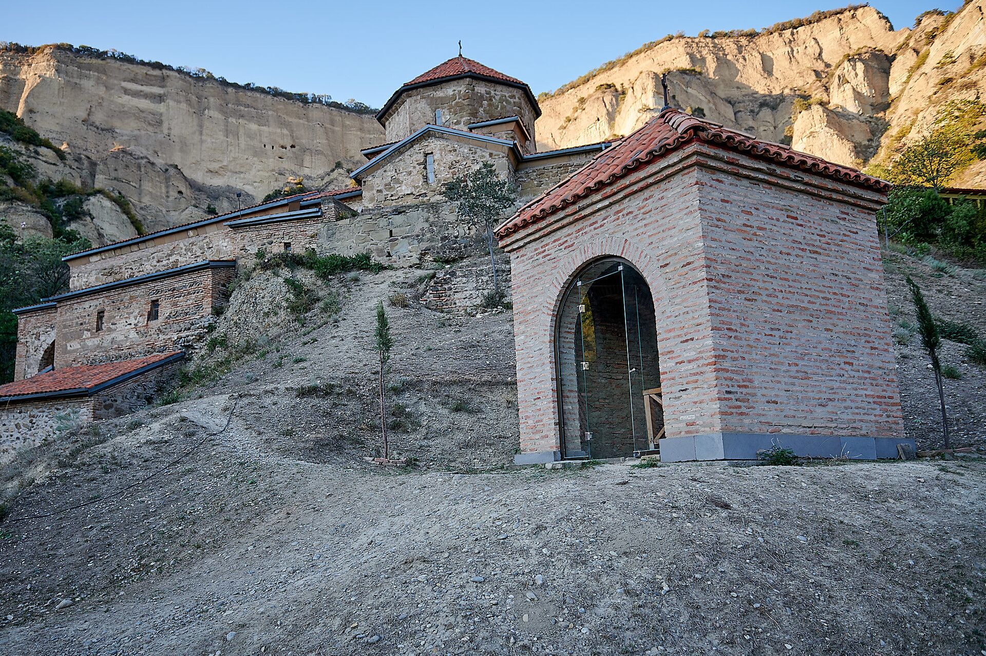 Шио-Мгвимский монастырь - колодец Святого Евагрия Шио-Мгвимского - Sputnik Грузия, 1920, 11.05.2023