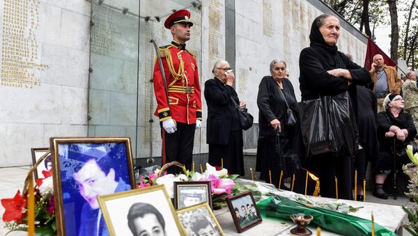 Трагический День падения Сухуми вспоминают в столице Грузии у мемориала погибшим в 1992-1993 годах - Sputnik Грузия