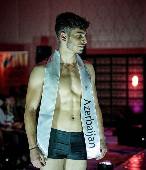 На фото - представитель Азербайджана Эмиль Касимов, который стал обладателем титула Mister Planet – 2018 - Sputnik Грузия