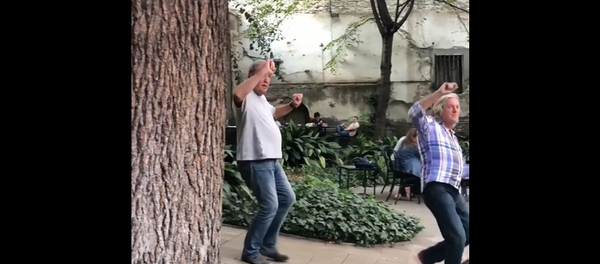 Знаменитый ведущий Джереми Кларксон на видео после грузинской чачи - Sputnik Грузия