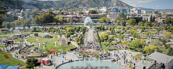 Столица Грузии во время празднования Тбилисоба - вид на парк Рике - Sputnik Грузия