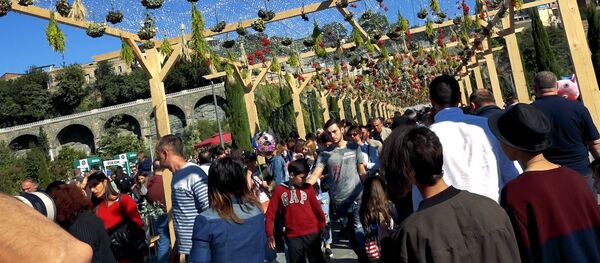 Почему жители и гости столицы Грузии так любят праздник Тбилисоба - Sputnik Грузия