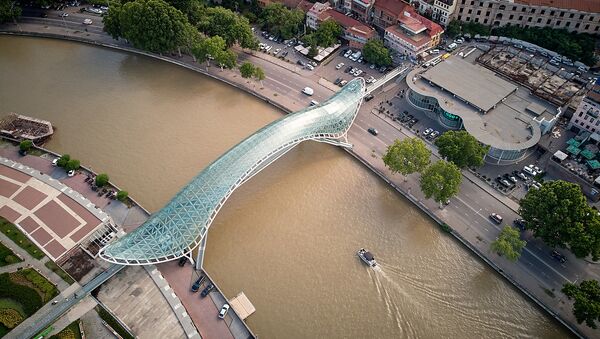Казино Шангрила и мост Мира в Тбилиси - Sputnik Грузия