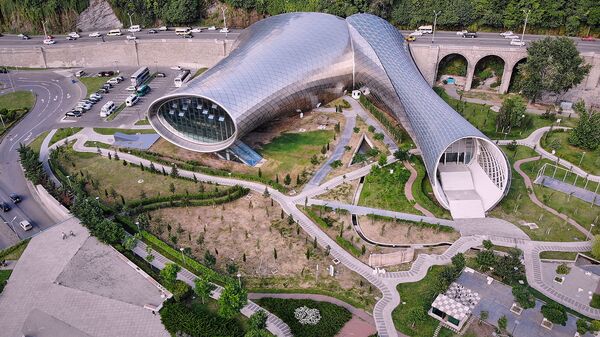 Вид на Тбилиси - новый концертный зал и парк Рике - Sputnik Грузия