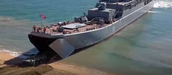 Захват с воды и воздуха: военно-морские учения в России - Sputnik Грузия