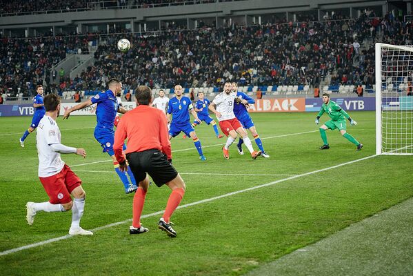 Игра между сборными Грузии и Андорры по футболу в Тбилиси в основном проходила у ворот команды гостей - Sputnik Грузия