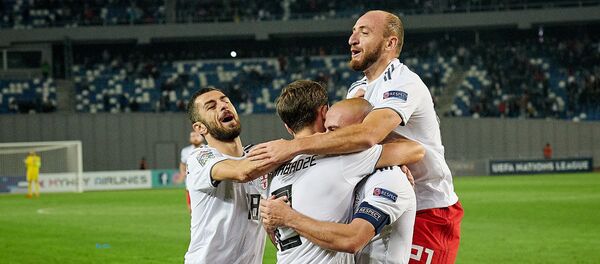 Матч между сборными Грузии и Андорры по футболу - Джаба Канкава и грузинские игроки празднуют третий забитый гол - Sputnik Грузия